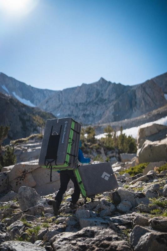 Mehrere Crashpads nebeneinander